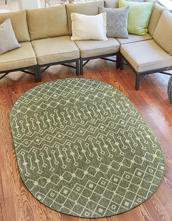 Unique Loom Outdoor Trellis Collection Area Rug - Tribal Trellis (7' 10" x 10' Oval, Green/ Natural)