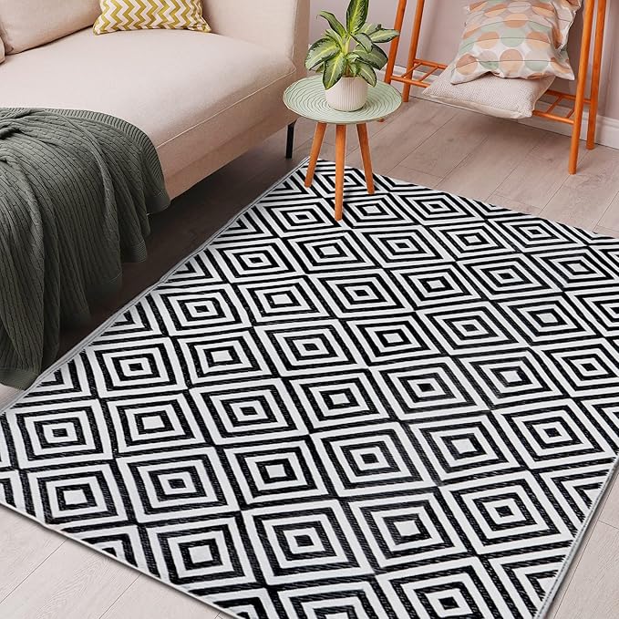 Reversible Mats, Outdoor Patio Rugs, Plastic Straw, Modern Area Rug, Floor Mat, RV, Patio, Backyard, Deck, Picnic, Beach, Trailer, Camping (Diamond Black & White, 5' x 8')