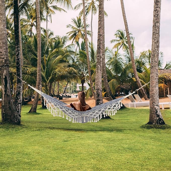 Backyard Hammock with Tassels,Garden Hammocks with Portable Carry,Bag Deluxe Macrame Fringe for Patio,Garden,Backyard,Beach,Outdoor and Indoor Porch Fabric, Up to 450Lbs (Blue-Diamond)