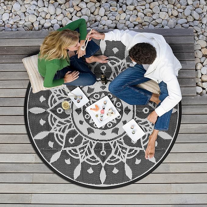 NUU GARDEN 5'x5' Round Outdoor Rug, Reversible Plastic Straw Mat for Patio, RV, Camping, Deck, Porch, Balcony, Picnic, or Beach, White and Black
