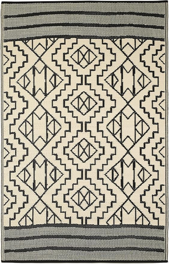 Fab Habitat Outdoor Rug - Waterproof, Fade Resistant, Crease-Free - Premium Recycled Plastic - Tribal Boho Neutral - Patio, Deck, Porch, Balcony, Laundry Room - Kilimanjaro - Black - 4 x 6 ft