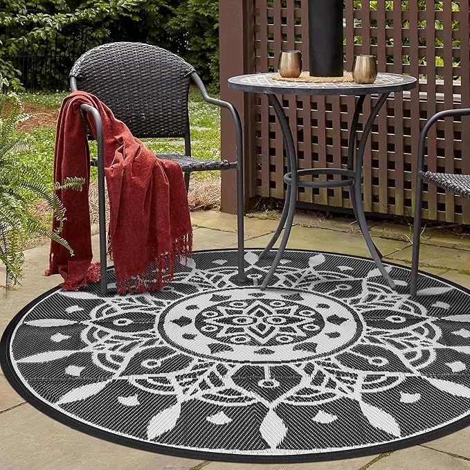 NUU GARDEN 5'x5' Round Outdoor Rug, Reversible Plastic Straw Mat for Patio, RV, Camping, Deck, Porch, Balcony, Picnic, or Beach, White and Black