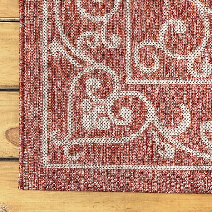JONATHAN Y Vintage Filigree Indoor Outdoor Round Area Rug 9 Ft Red/Beige, Charleston Textured Weave for Backyard, Patio, Porch, Easy-Cleaning, High Traffic, Pet-Friendly, Non-Shedding (SMB106B-9R)