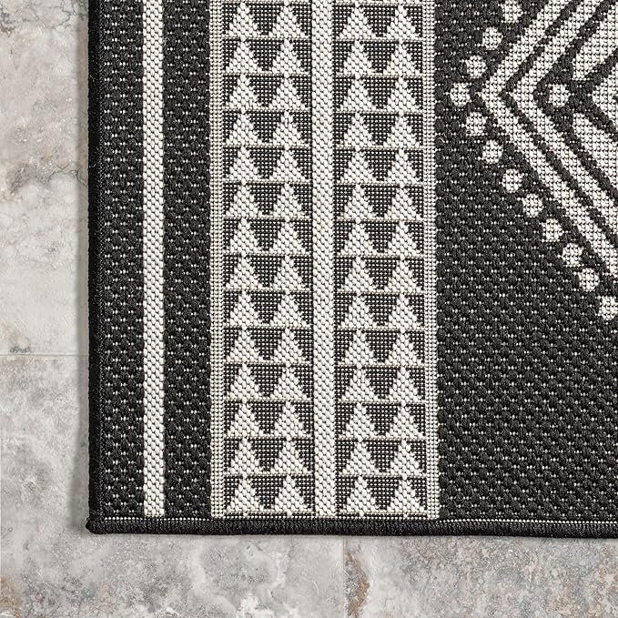 nuLOOM 4' x 6' Outdoor Tribal Geometric Area Rug, Stain Resistant, Weather Resistant, High Traffic, Patio, Balcony, Outside, Ranya Black