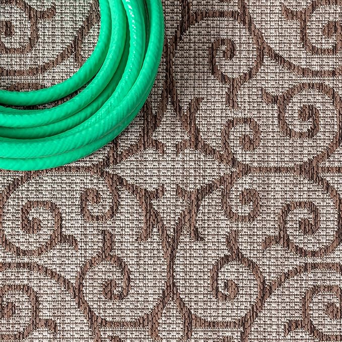 JONATHAN Y Vintage Filigree Indoor Outdoor Square Area Rug 5X5 Taupe/Espresso, Madrid Textured Weave for Backyard, Patio, Porch, Easy-Cleaning, High Traffic, Pet-Friendly, Non-Shedding (SMB107C-5SQ)