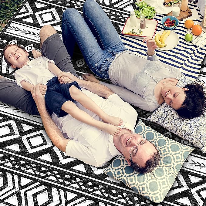 Utopia Home Waterproof Outdoor Rug for Patio 6 x 9 ft, Reversible Plastic Straw Mat for Camping, Picnics, Balcony, Patio, Aztec - Black & White