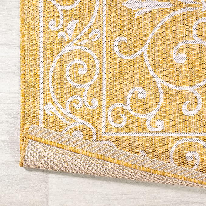 JONATHAN Y Vintage Filigree Indoor Outdoor Round Area Rug 5 Ft Yellow/Cream, Charleston Textured Weave for Backyard, Patio, Porch, Easy-Cleaning, High Traffic, Pet-Friendly, Non-Shedding (SMB106L-5R)