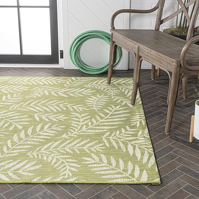JONATHAN Y Palm Frond Indoor Outdoor Area Rug 5X8 Green/Cream, Nevis for Backyard, Patio, Porch, Easy-Cleaning, High Traffic, Pet-Friendly, Non-Shedding (SMB119D-5)