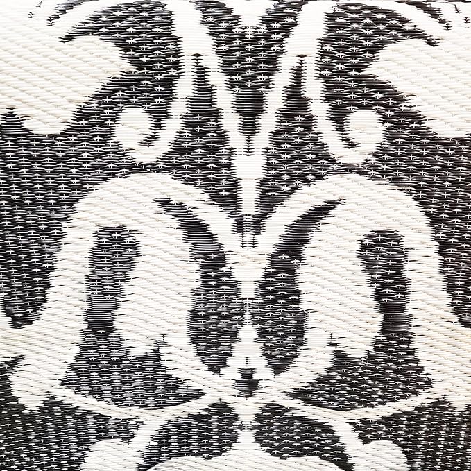 Mad Mats Traditional Outdoor Rug, Reversible Plastic Mat (4' x 6', New Wrought Iron - Black/White)
