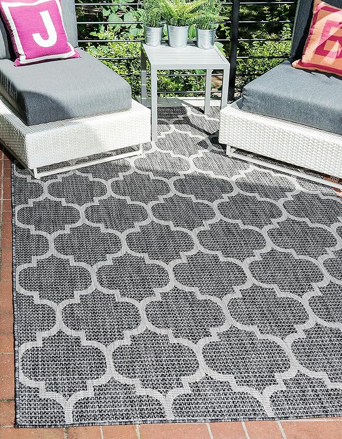 Unique Loom Outdoor Trellis Collection Area Rug (7' 1" x 10' Rectangle, Black/ Ivory)